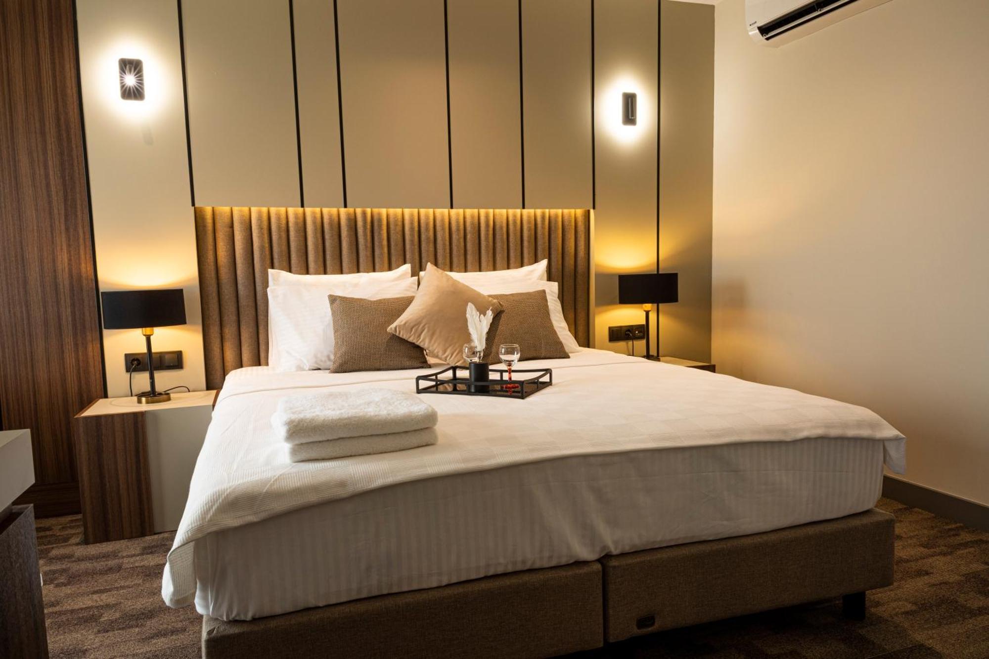 Monalisa Hotels كوشاداسيه المظهر الخارجي الصورة