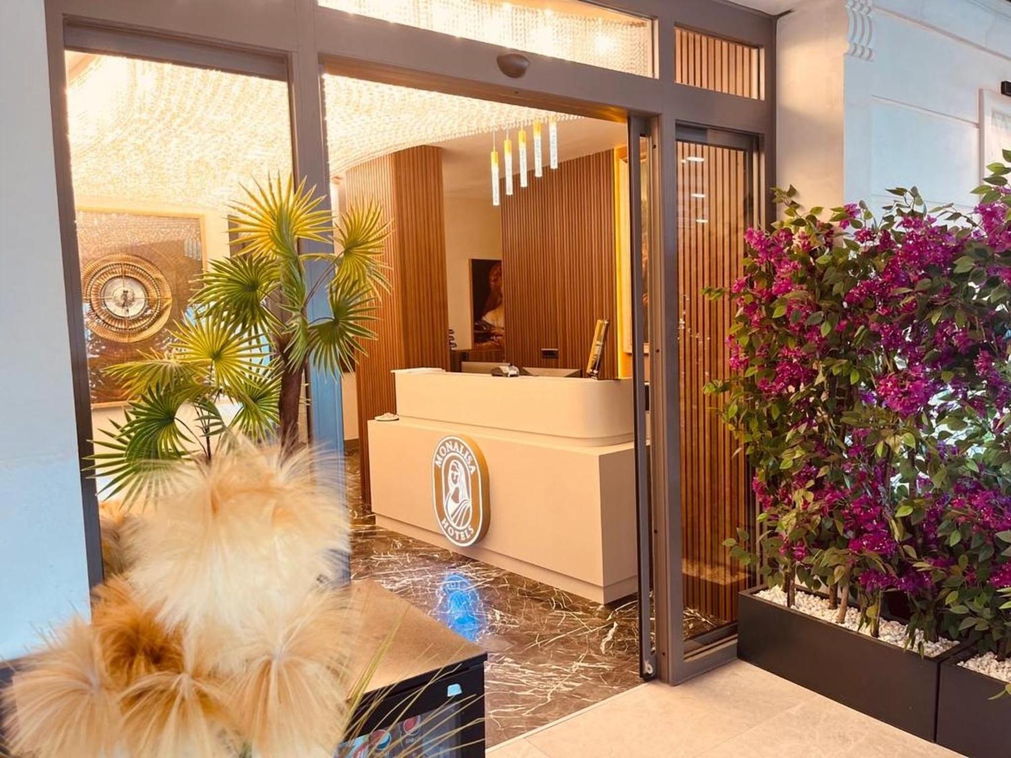 Monalisa Hotels كوشاداسيه المظهر الخارجي الصورة
